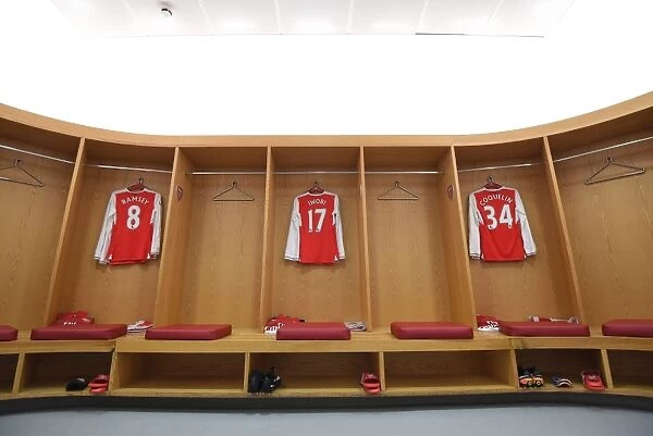 Arsenal FC: Pre-Match Focus - The Changing Room Before Taking on Watford (2016-17)