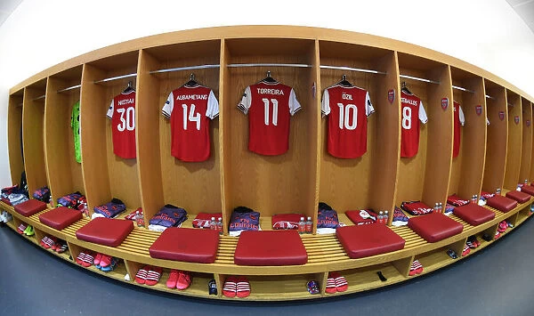 Arsenal FC: Pre-Match Huddle in Emirates Stadium Changing Room vs Olympiacos FC, UEFA Europa League 2020