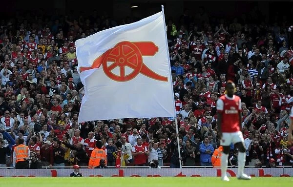 Arsenal flag. Arsenal 1: 0 Manchester United. Barclays Premier League. Emirates Stadium