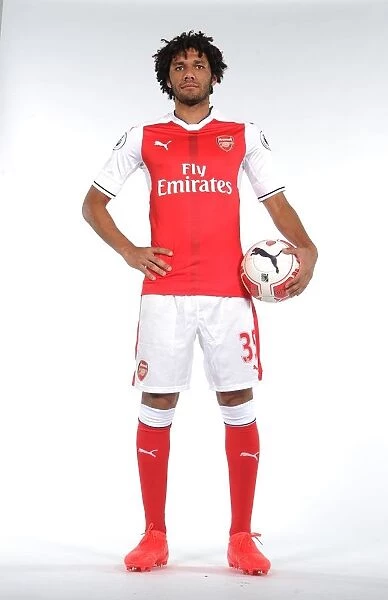 Arsenal Football Club 2016-17: Mohamed Elneny at 1st Team Photocall