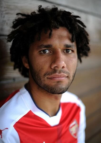 Arsenal Football Club: Mohamed Elneny at 2016-17 First Team Photocall
