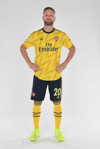 Arsenal Football Club: Mustafi at 2019-2020 Pre-Season Training
