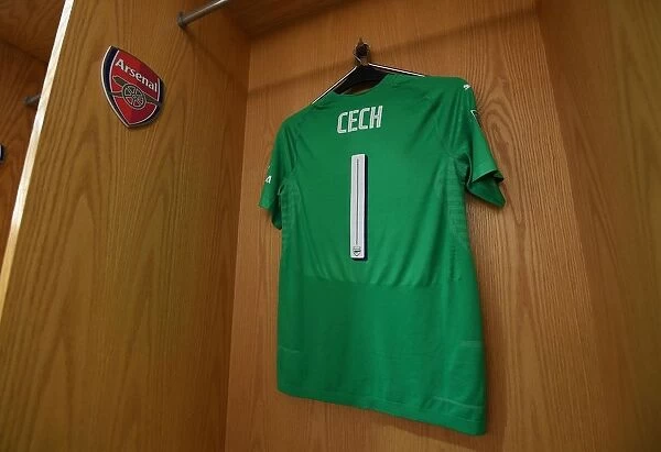 Arsenal Goalkeeper Petr Cech Prepares for Carabao Cup Showdown Against Tottenham
