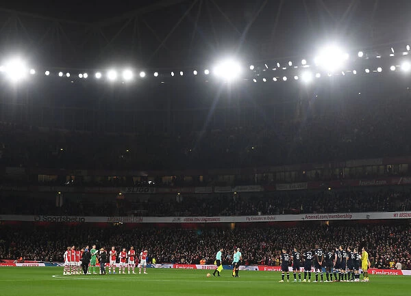 Arsenal Honors Late Legend Ray Kennedy Before Arsenal v West Ham United (2021-22)