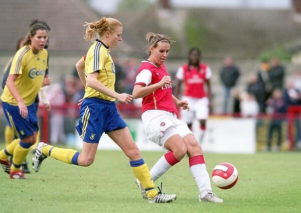 Arsenal Ladies Triumph in UEFA Cup Semifinal: Julie Fleeting vs. Gitte Andersen Showdown