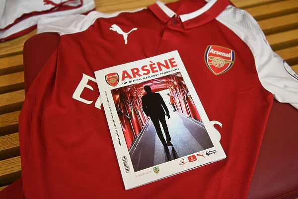 Arsenal Matchday Program: Arsenal vs Burnley, Premier League 2017-18 - Pre-Match Moments in the Changing Room