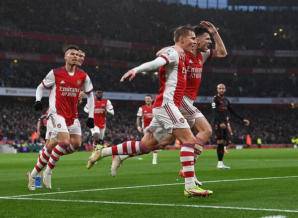 Arsenal: Odegaard and Tierney's Celebration of a Goal Against Southampton (Premier League 2021-22)