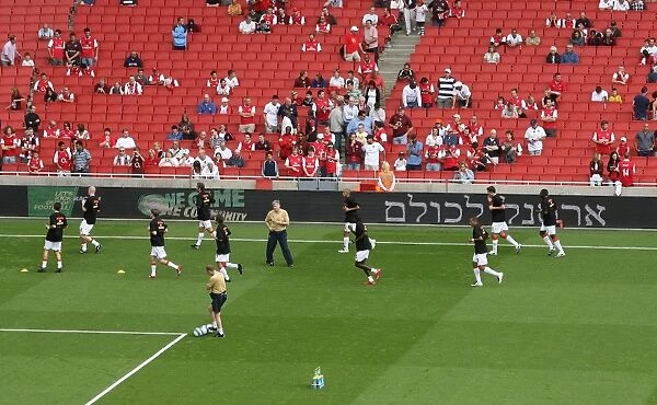 Arsenal Players Prepare for 3:1 Victory over Portsmouth in Barclays Premier League at Emirates Stadium (2007)