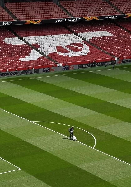 Arsenal: Preparing for Battle - Arsenal Groundsmen Set the Stage for Europa League Semi-Final vs Valencia