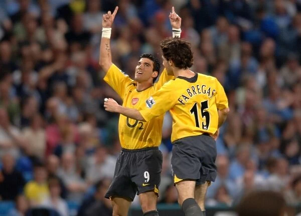 Arsenal Triumphs Over Manchester City: 3-1 FA Premiership Victory at City of Manchester Stadium (April 2006)