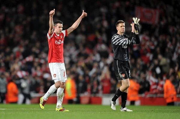 Arsenal Victory: Robin van Persie and Wojciech Szczesny Celebrate with Fans after Beating Barcelona in UEFA Champions League