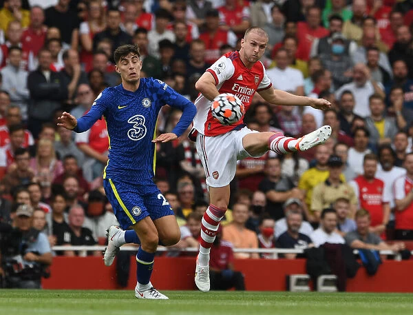 Arsenal vs. Chelsea: Holding Clears Under Pressure in Intense Premier League Clash