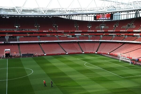 Arsenal vs Chelsea: Premier League Showdown at Emirates Stadium, London, 2016