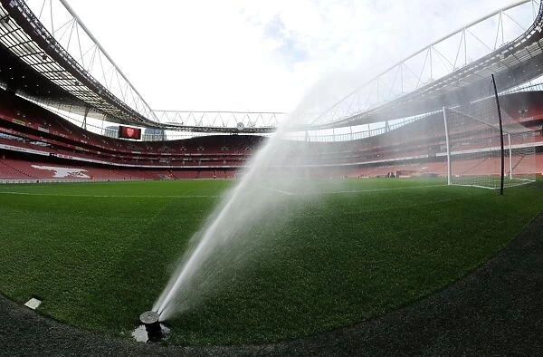 Arsenal vs Hull City: FA Cup 2015-16 - Pre-Match Pitch Preparation at The Emirates