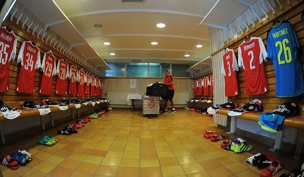 Arsenal vs Manchester City: An Intimate Look into Arsenal's Changing Room (2016-17)