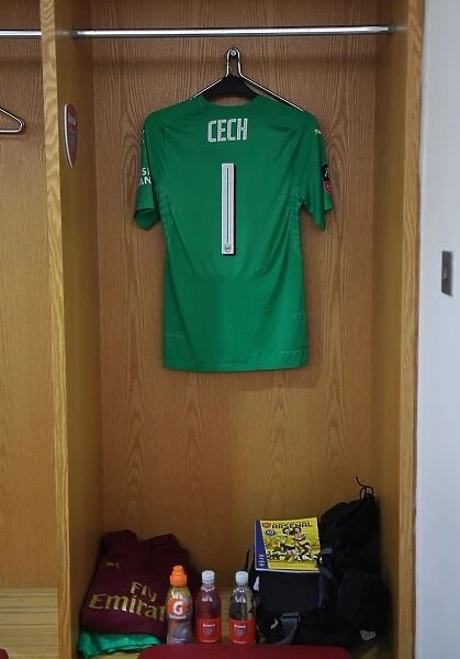 Arsenal vs Manchester United: Petr Cech's Empty Shirt in Arsenal's FA Cup Dressing Room (2018-19)