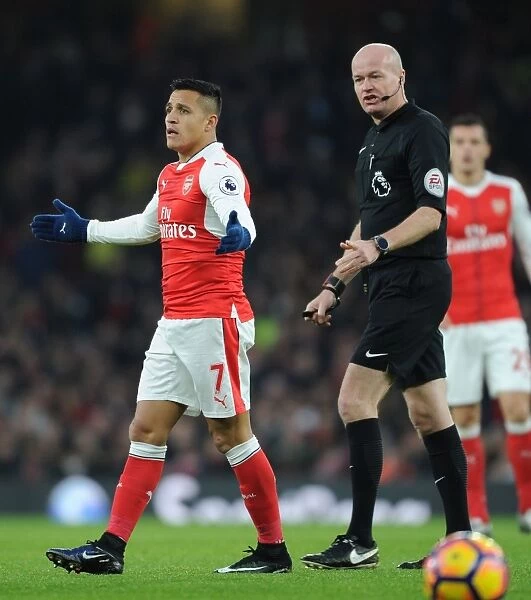 Arsenal vs Stoke City: Alexis Sanchez and Referee Lee Mason Clash in Premier League Match, December 2016
