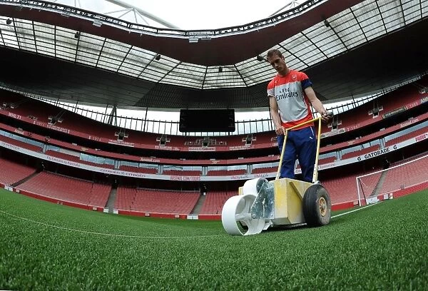 Arsenal vs Swansea City: Preparing the Emirates Pitch for Battle, May 2015