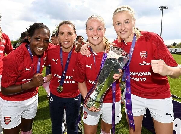 Arsenal Women Celebrate WSL Title with Carter, Nobbs, Mead, and Williamson