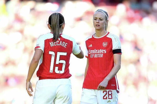 Arsenal Women: McCabe and Ilestedt in Deep Conversation on the Emirates Pitch (2023-24)