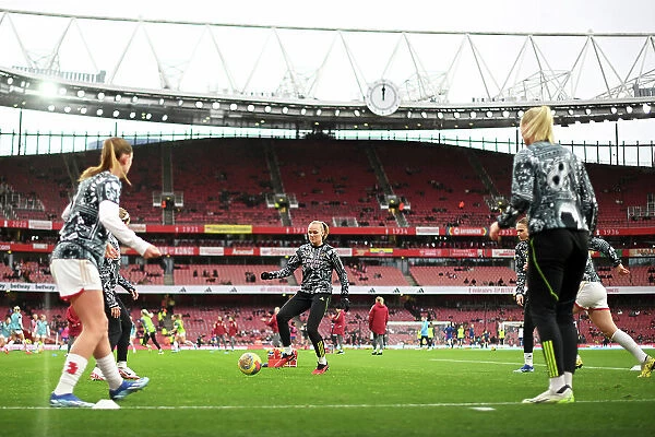 Arsenal Women vs Chelsea Women: Frida Maanum and Team Warm-Up at Emirates Stadium (2023-24 Barclays Women's Super League)