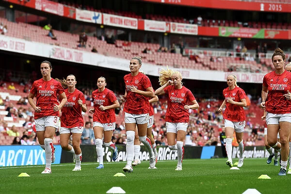 Arsenal Women vs Liverpool Women: Pre-Match Warm-Up - Lotte Wubben-Moy and Steph Catley Prepare for Barclays WSL Clash at Emirates Stadium (2023-24)