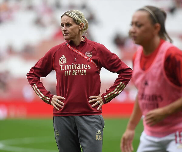 Arsenal Women vs Liverpool Women: Barclays Super League Showdown at Emirates Stadium (2023-24) - Coach Kelly Smith Leads Arsenal