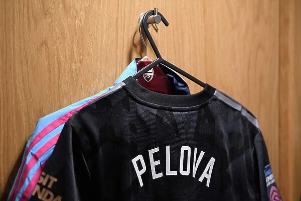 Arsenal Women's Player Victoria Pelova Prepares for Manchester City Showdown in FA WSL