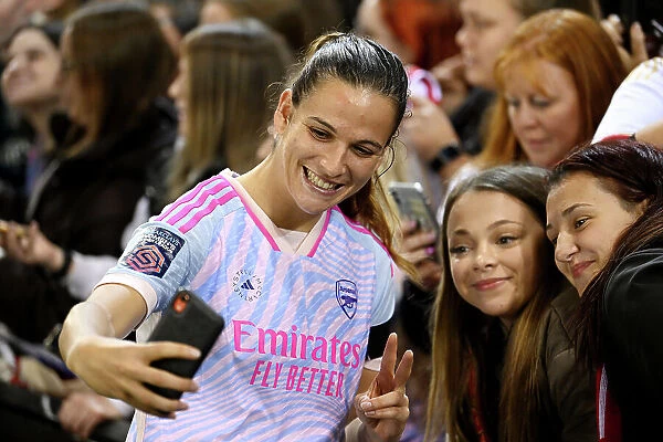 Arsenal Women's Players Connect with Fans: A Heartwarming Selfie Moment after Manchester United Match