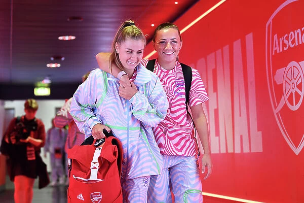 Arsenal Women's Stars Pelova and McCabe Arrive at Emirates Stadium Ahead of Liverpool Match (2023-24)