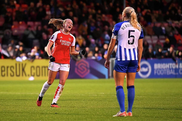 Arsenal Women's Team Dominates Brighton: Frida Maanum Scores Hat-trick in Super League Victory
