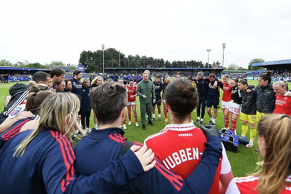 Arsenal Women's Team Huddle with Coach Jonas Eidevall after Chelsea Match, FA Women's Super League 2022-23
