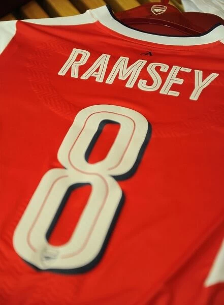 Arsenal's Aaron Ramsey Prepares for Paris Saint-Germain Showdown at Emirates Stadium (Champions League 2016-17)