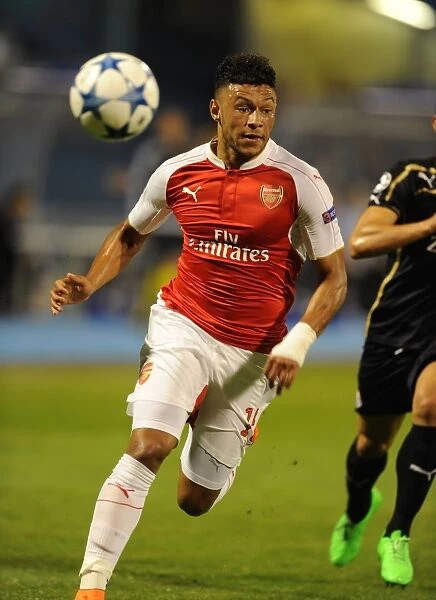Arsenal's Alex Oxlade-Chamberlain in Action against Dinamo Zagreb, 2015-16 UEFA Champions League