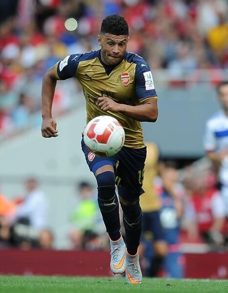 Arsenal's Alex Oxlade-Chamberlain in Action at Emirates Cup 2015 / 16 vs Olympique Lyonnais