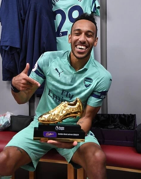 Arsenal's Aubameyang Claims Golden Boot in Burnley Victory (2018-19 Season)