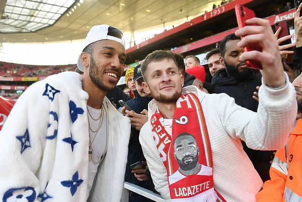 Arsenal's Aubameyang Greets Fans Before Arsenal vs Sheffield United, 2019-20 Premier League