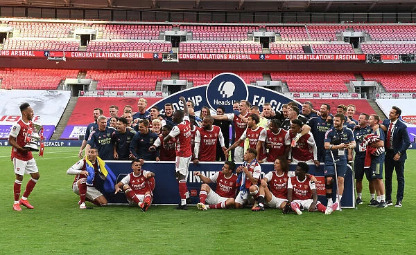 Arsenal's Aubameyang Lifts FA Cup After Empty-Stadium Victory Over Chelsea