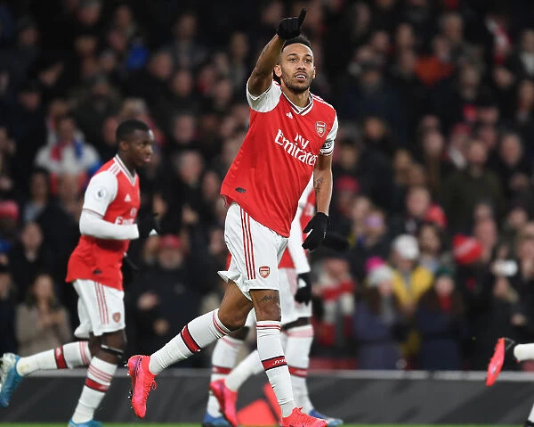 Arsenal's Aubameyang Scores Hat-trick in Thrilling Premier League Victory over Everton