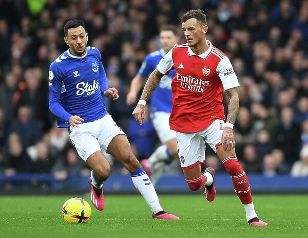 Arsenal's Ben White Faces Off Against Everton's Dwight McNeil in Premier League Clash