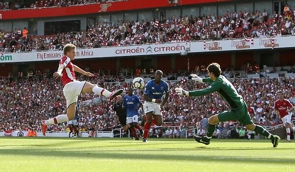 Arsenal's Bendtner Scores Twice in 4-1 Premier League Victory over Portsmouth and Asmir Begovic