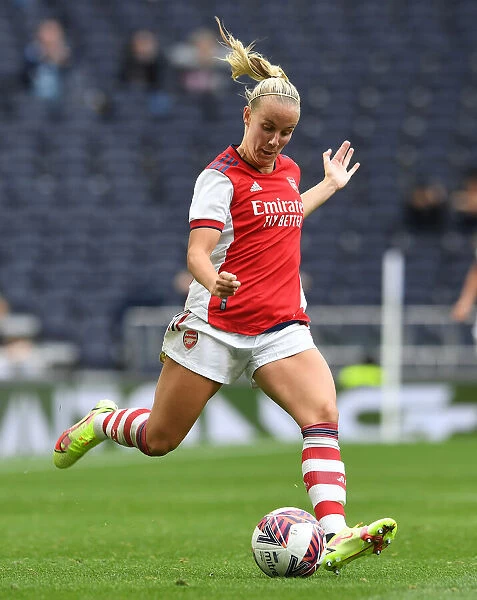 Arsenal's Beth Mead Goes Head-to-Head: Arsenal Women vs. Tottenham Women's Football Showdown