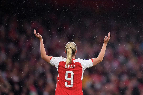 Arsenal's Beth Mead Scores First Goal in 2023-24 Women's Super League Match Against Chelsea at Emirates Stadium
