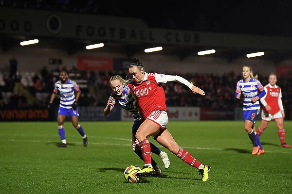 Arsenal's Caitlin Foord in Action: Arsenal Women vs. Reading in FA Women's Super League