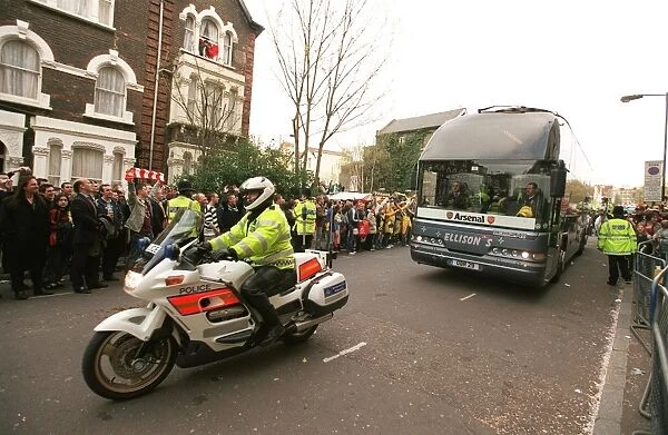 Arsenal's Champions League Semi-Final Debut: The Team's Arrival at Highbury, 19th April 2006
