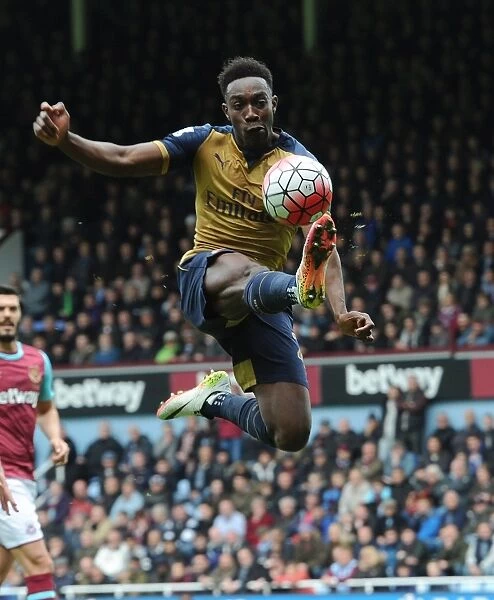 Arsenal's Danny Welbeck in Action during the Premier League Clash against West Ham United - 2015-16 Season