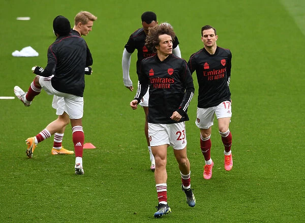Arsenal's David Luiz Prepares for Battle: Arsenal vs. Tottenham Showdown at Emirates Stadium