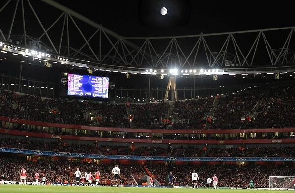 Arsenal's Dominant Victory over Shakhtar Donetsk in the UEFA Champions League at Emirates Stadium