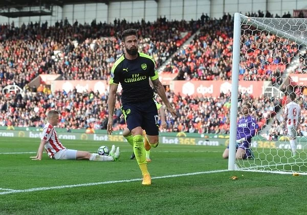 Arsenal's Giroud Scores Brace: Gunners Crush Stoke City 5-0 in Premier League
