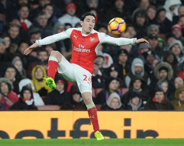 Arsenal's Hector Bellerin in Action Against Crystal Palace (Premier League 2016-17)